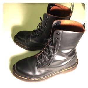 Dr. Martens “Made In England” Boot US 7.5W